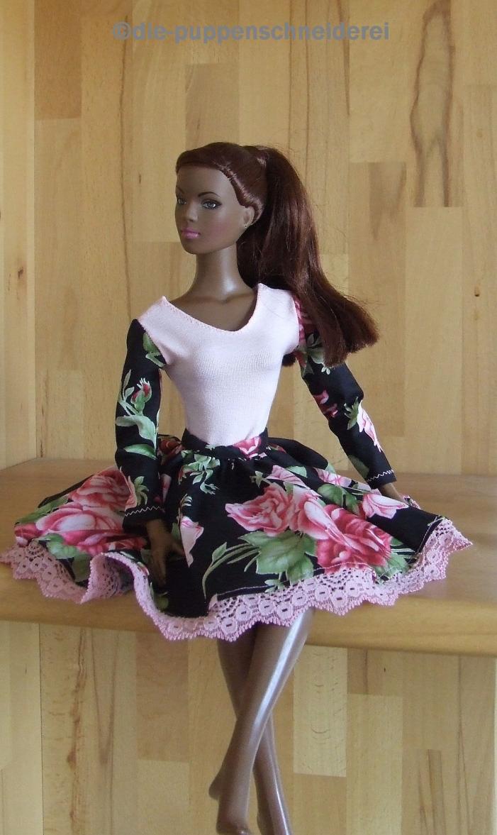 schwarzgrundig mit rosa Body 2