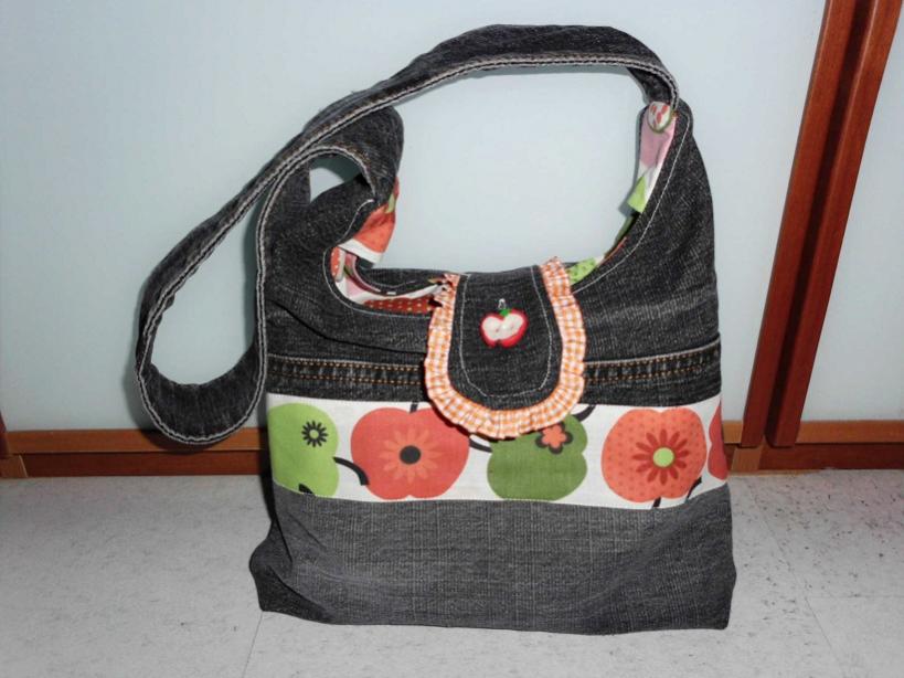 Handtasche Allesdrin von Farbenmix in Klein