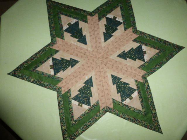 Stern mit Tannen Tischdecke ca. 80 cm Durchmesser