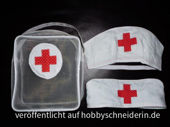 Krankenschwesternhäubchen mit passender Tasche für Pflaster und Co.