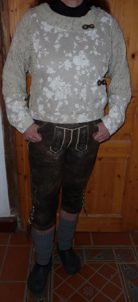 Pullbluse, für diese Hose extra angefertigt