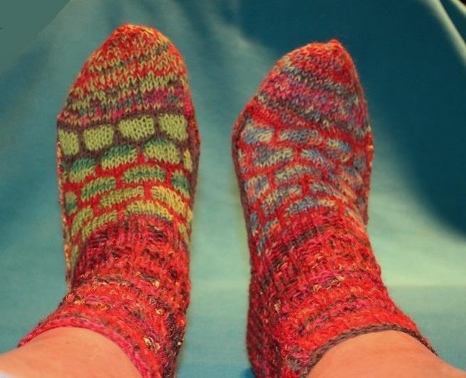 Socken "nach Art des Hauses", möglichst bunt, musterreich und nie "einheitlich"!