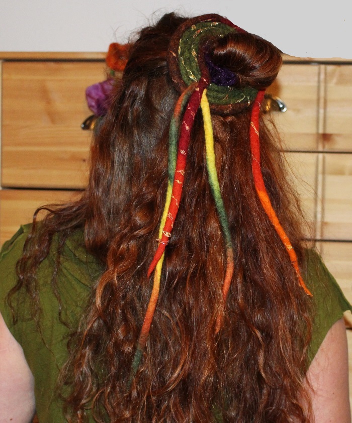 Haarschmuck aus Filz der anderen Art