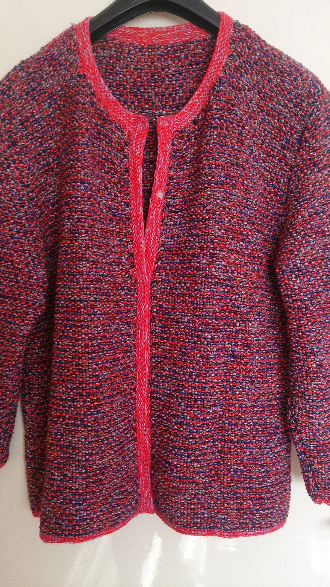 Strickjacke aus 12 Farben