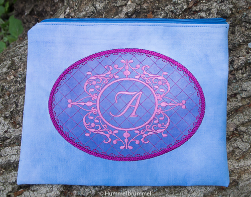 Täschchen mit Monogram