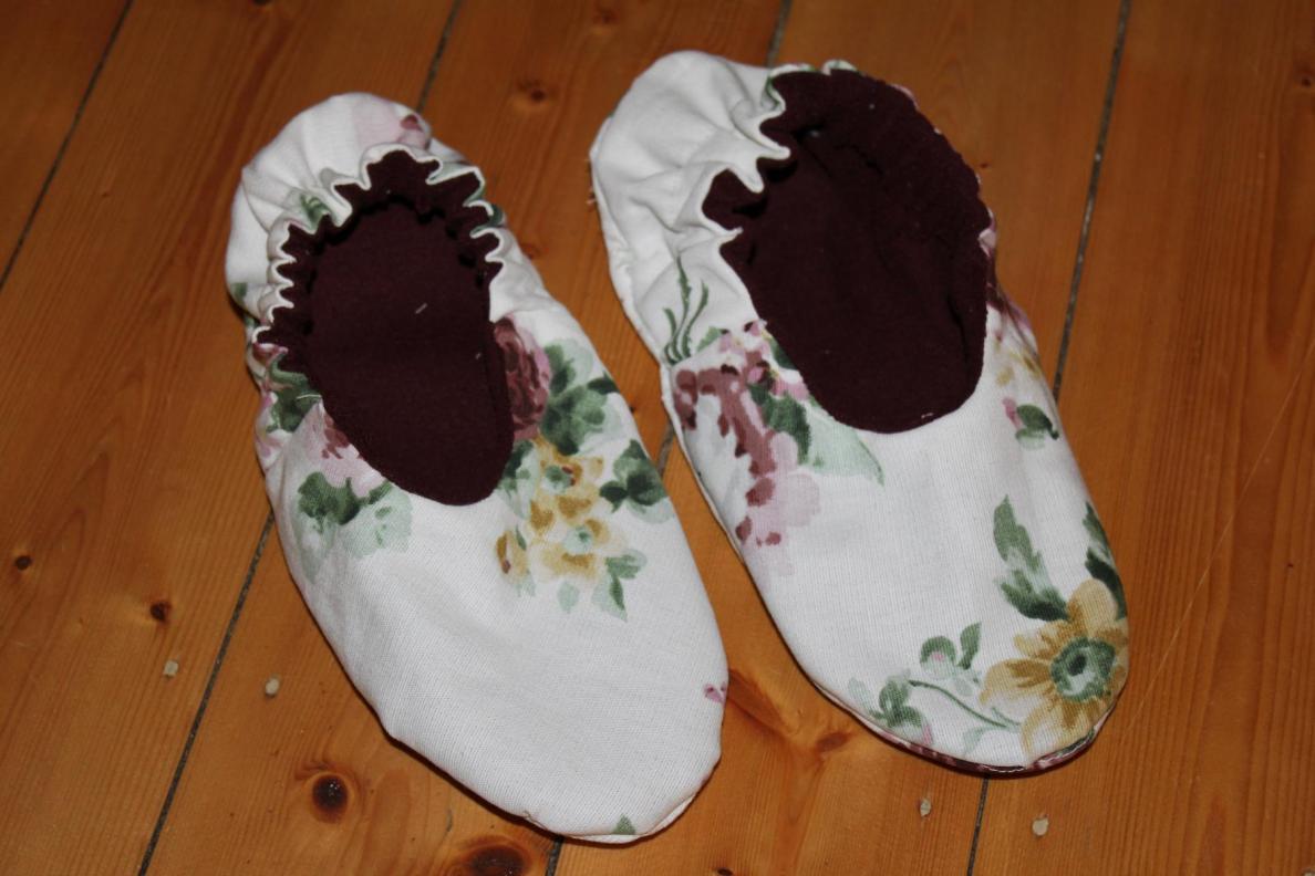 Stoffschuhe