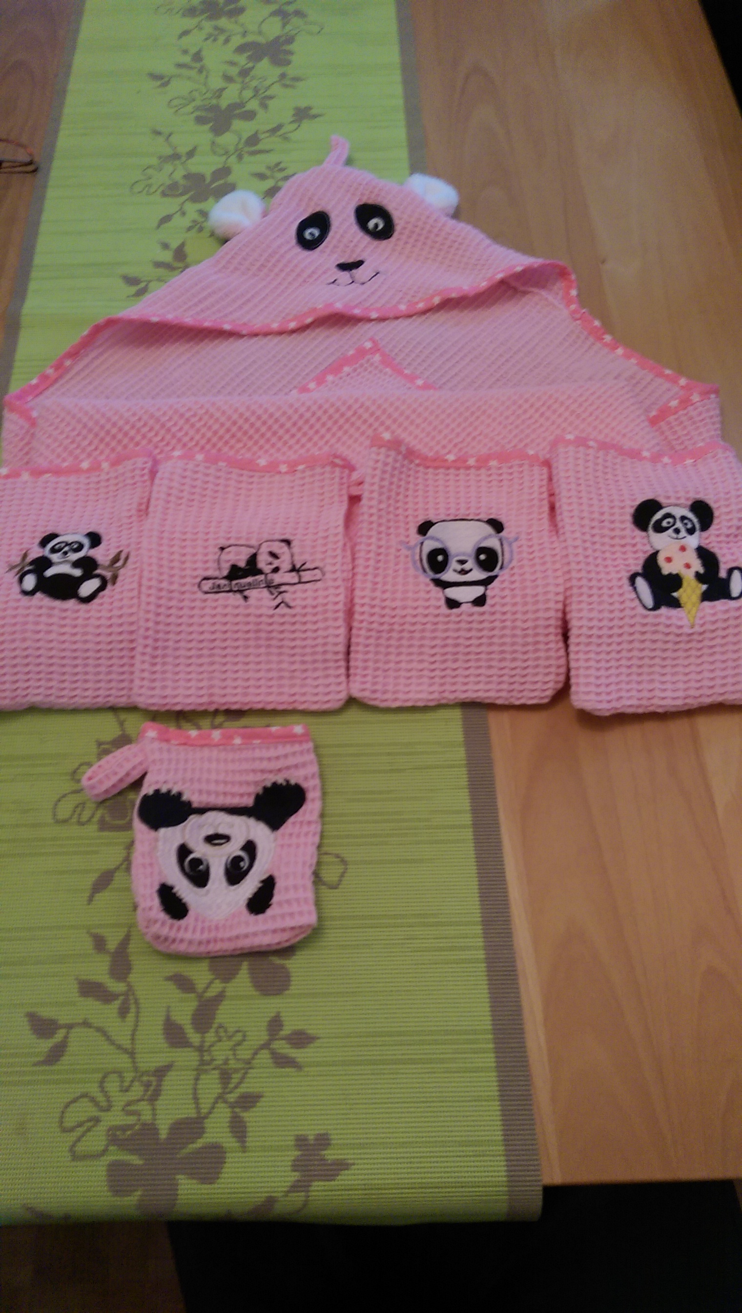 Babyhandtuch m. Kapuze und Waschlappen mit Panda Design