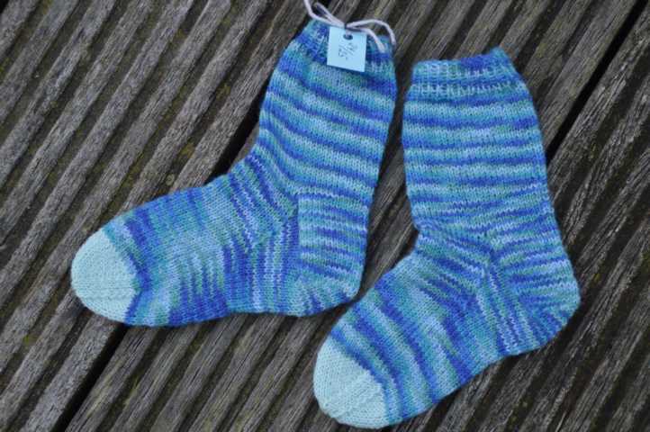 Kindersocken in Blautönen