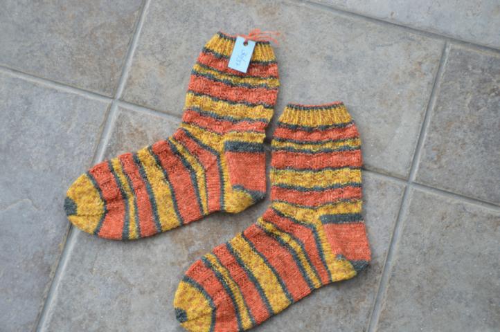 Gelb-rote Nessy-Socken