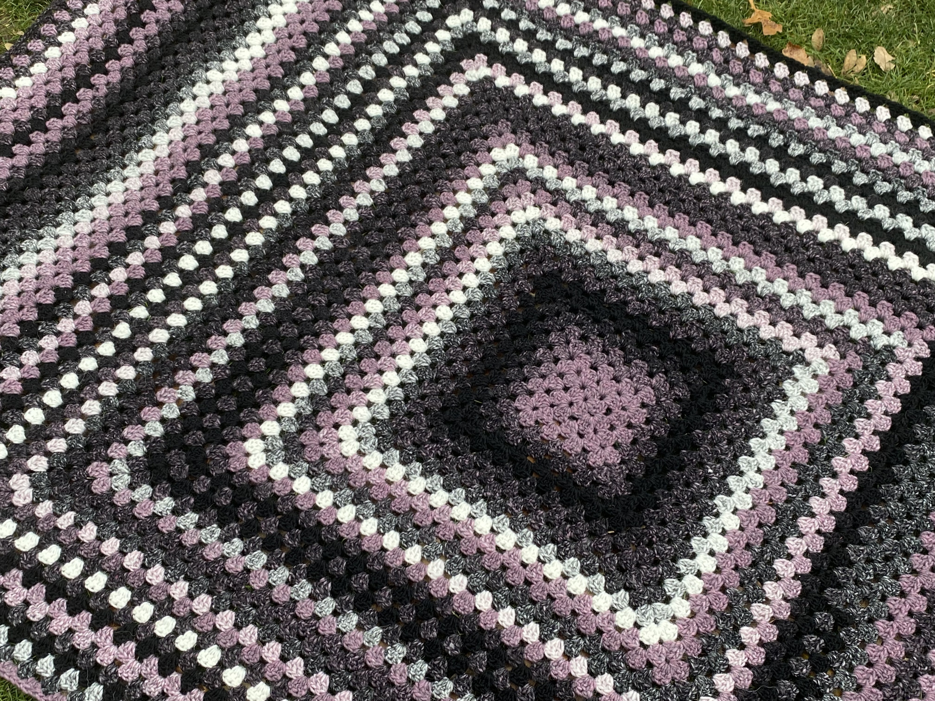 Häkeldecke im Auftrag - Granny Square