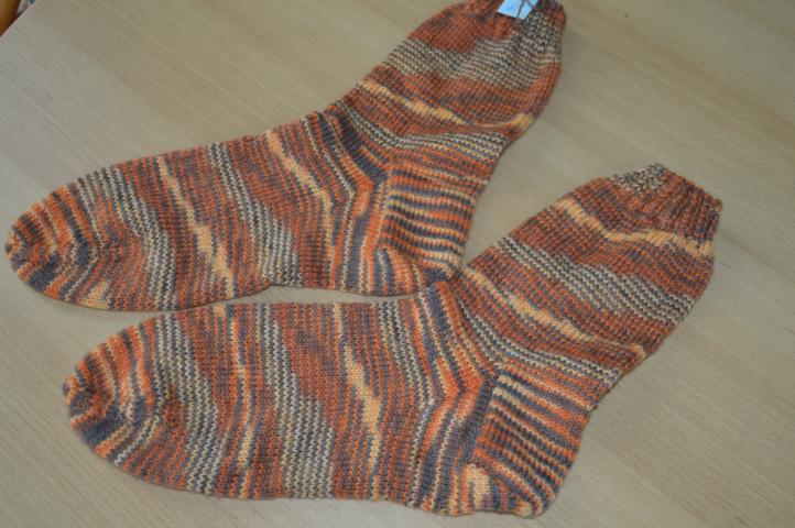 Braunmelierte Riesensocken