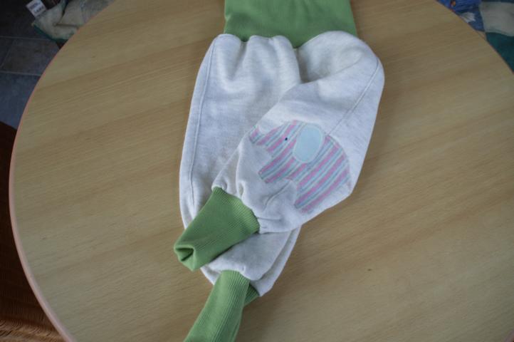 Babypumphose mit Elefant