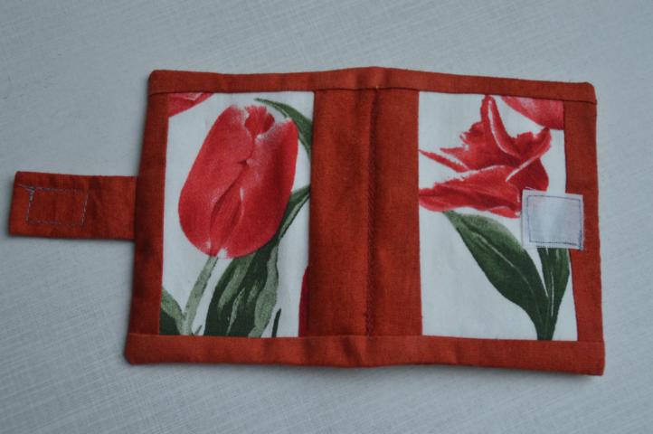Nadelbuch mit Tulpen
