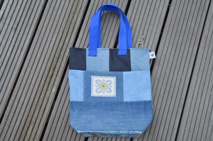 Jeanstasche im Patchwork-Look