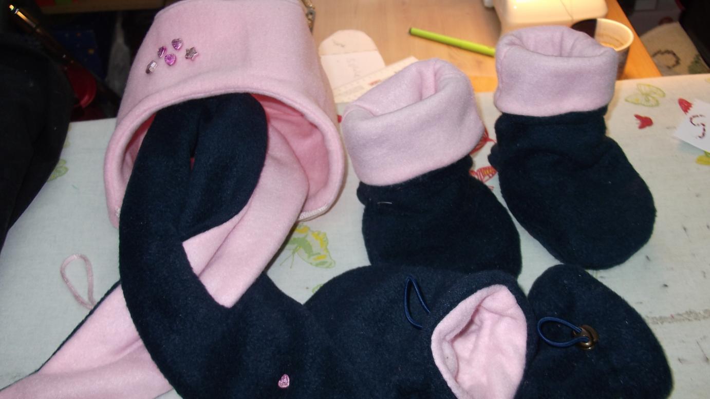 Mütze, Handschuhe, Schal und Überschuhe aus Fleece 004