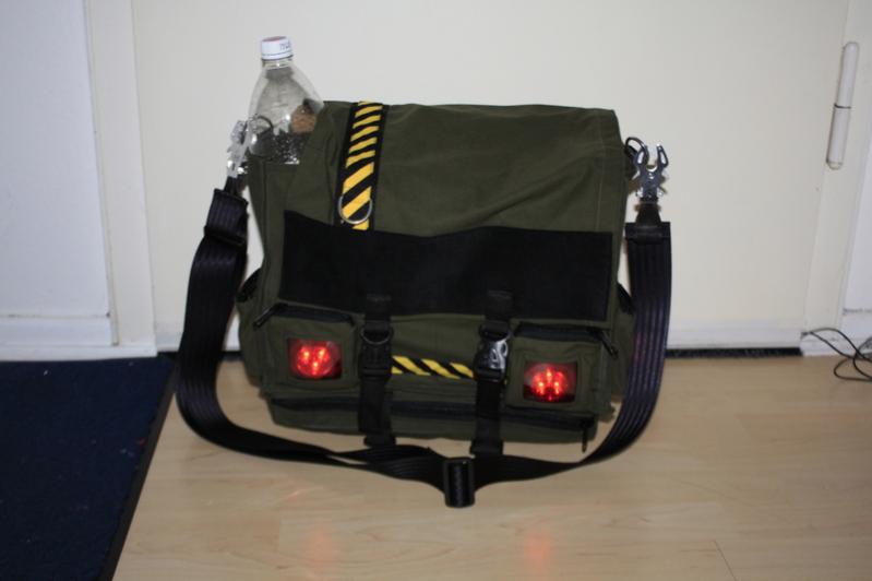 Zombie Survival Tasche. Leuchtet auch im dunkeln ;)