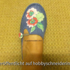 Espadrilles mit Applikation angezogen