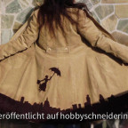 Wintermantel Johanna aus Cord mit Mary Poppins von hinten.