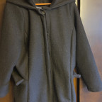 Mantel aus Wollwalk geschlossen