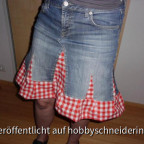 Recyclingjeansrock von vorne.