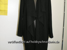 Mantel/lange Jacke aus Wolljersey. 
Schnitt 127/118/129 Burda 1/2013.
Die vorderen Kanten sind unversäubert. Eventuell wird das noch geändert.