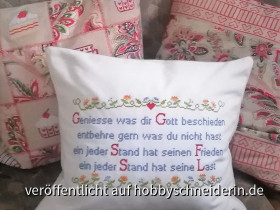 Besticktes Kissen mit Nostalgischem Gedicht