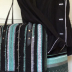 Tasche aus selbst gewebtem Stoff