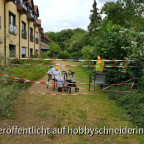 Seniorenheimbesuch mit kleinen Kindern in Coronazeit