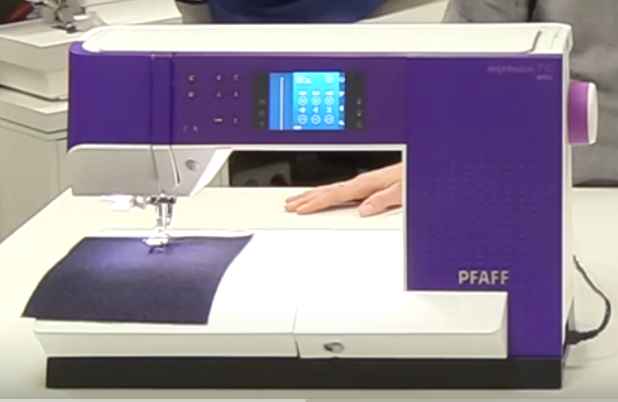Pfaff Expression 710 