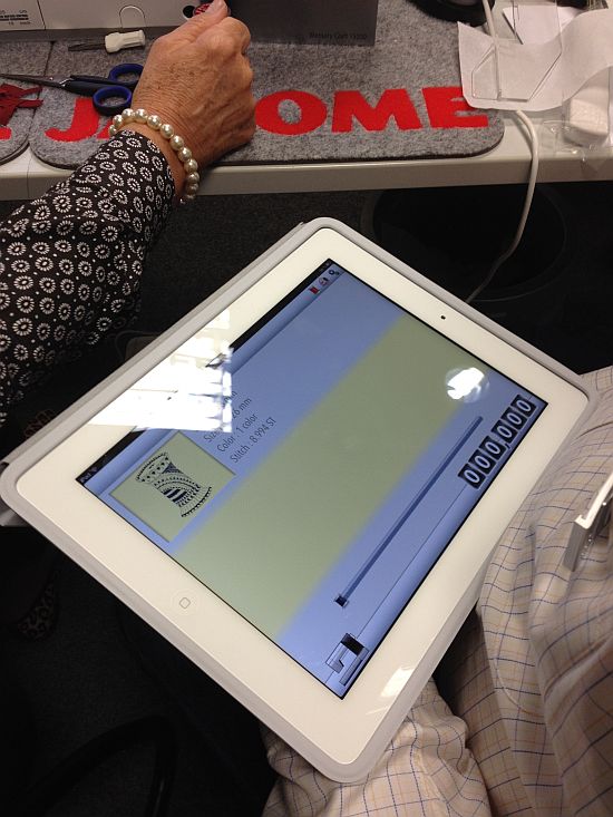 Janome 15000 iPad Kommunikation
